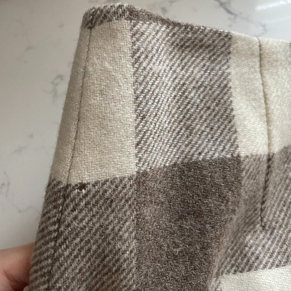 Pendleton Oregon Tweed Check Wool Faux Wrap Skirt Horn Detail Tan + Cream Sz 6P - Picture 9 of 11